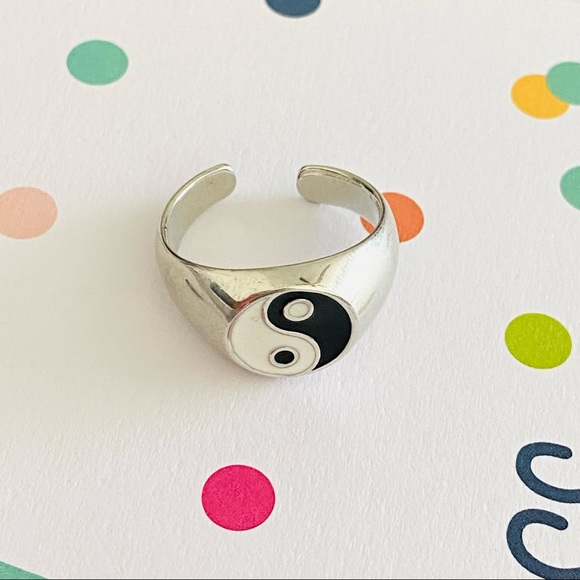 Adjustable Yin & Yang Ring - Picture 5 of 9